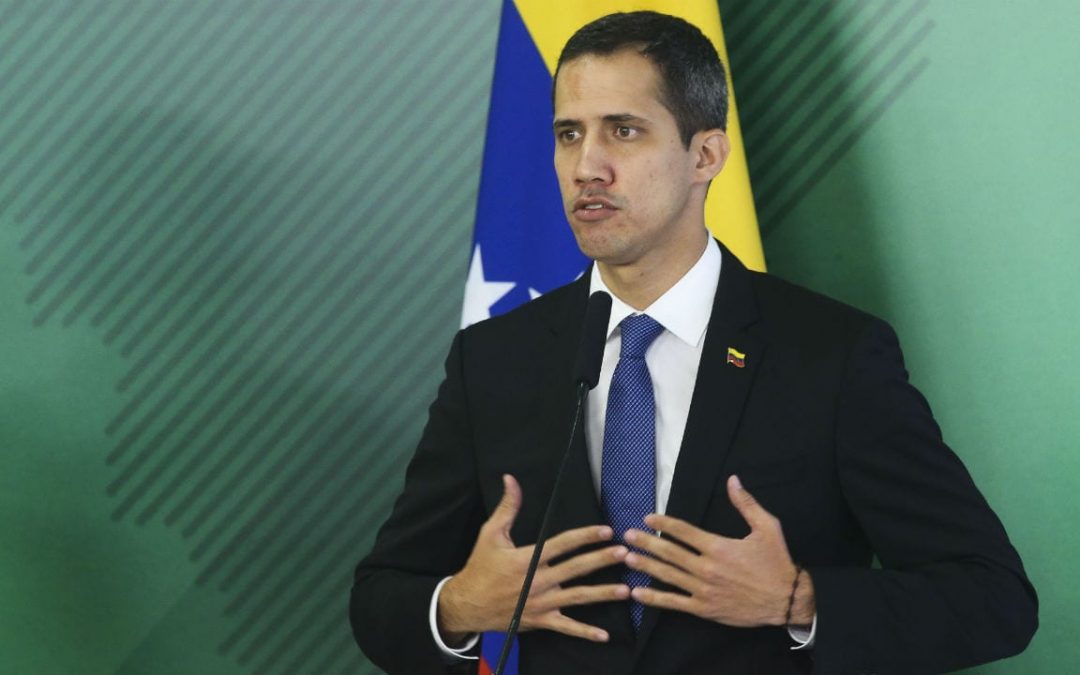 Embaixada da Venezuela em Brasília é invadida por simpatizantes de Guaidó